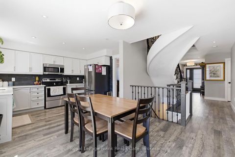 Photo 9 at 13 Fenchurch Manor, Painswick South, Barrie