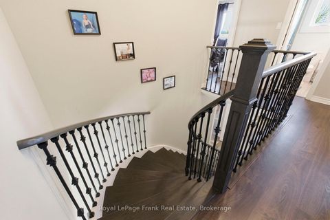 Photo 16 at 13 Fenchurch Manor, Painswick South, Barrie