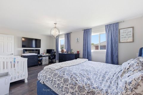 Photo 19 at 13 Fenchurch Manor, Painswick South, Barrie