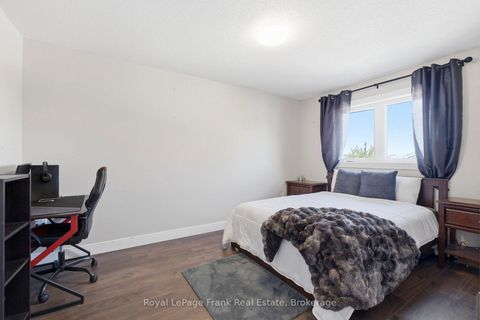 Photo 21 at 13 Fenchurch Manor, Painswick South, Barrie