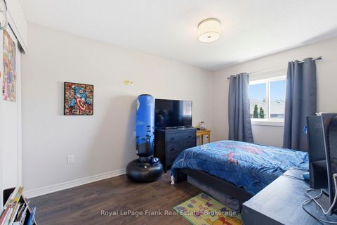 Photo 25 at 13 Fenchurch Manor, Painswick South, Barrie