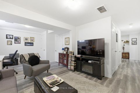 Photo 32 at 13 Fenchurch Manor, Painswick South, Barrie