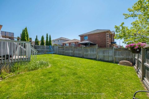 Photo 42 at 13 Fenchurch Manor, Painswick South, Barrie