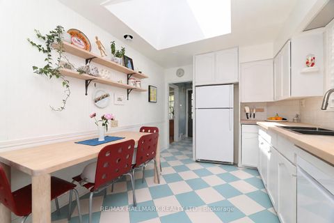 Photo 3 at 33 Stag Hill Drive, Parkview, Toronto