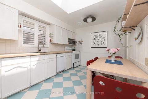 Photo 5 at 33 Stag Hill Drive, Parkview, Toronto