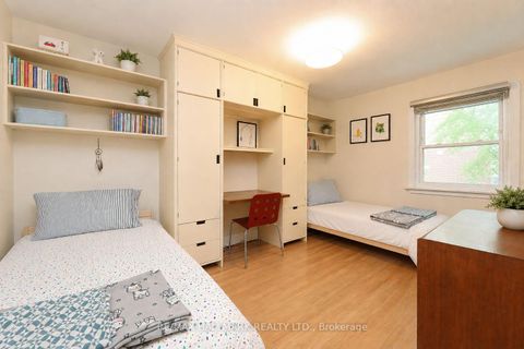Photo 13 at 33 Stag Hill Drive, Parkview, Toronto
