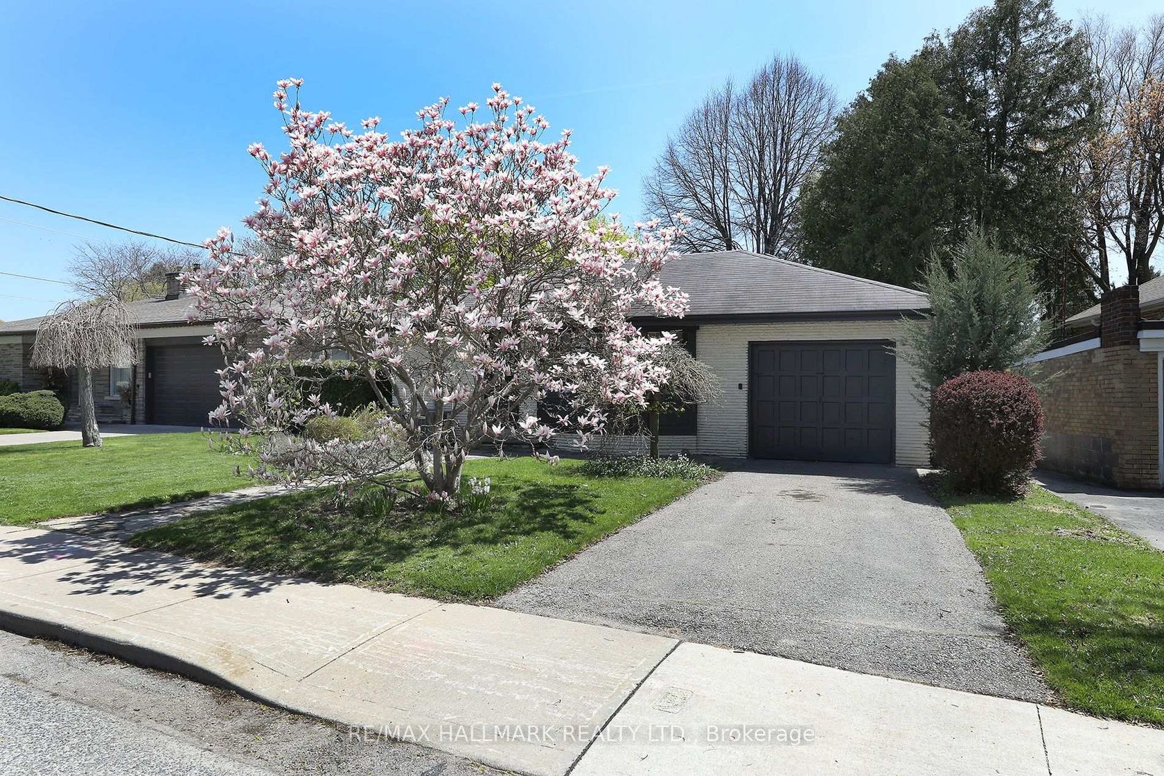 Photo 1 at 33 Stag Hill Drive, Parkview, Toronto