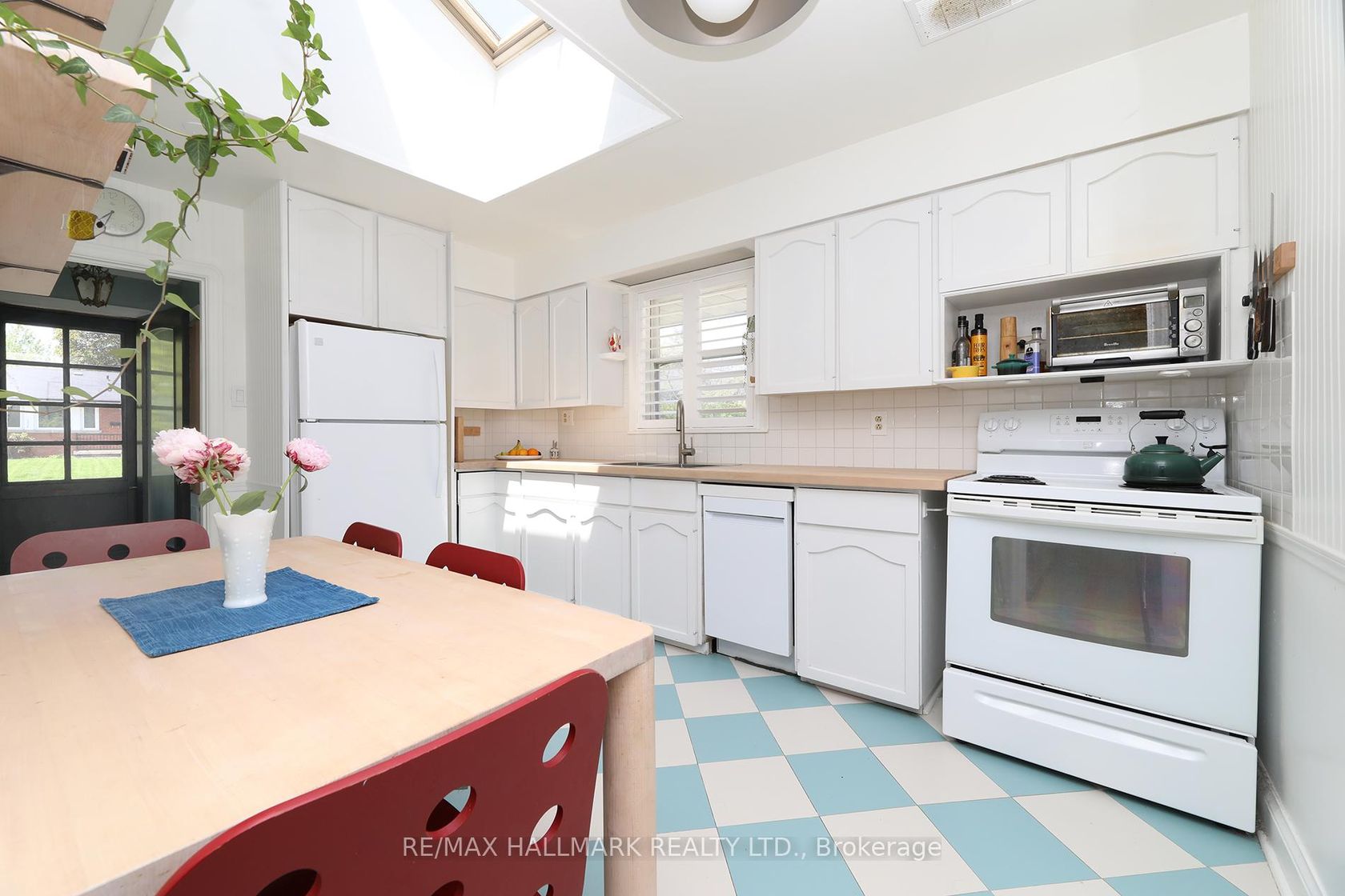 Photo 4 at 33 Stag Hill Drive, Parkview, Toronto