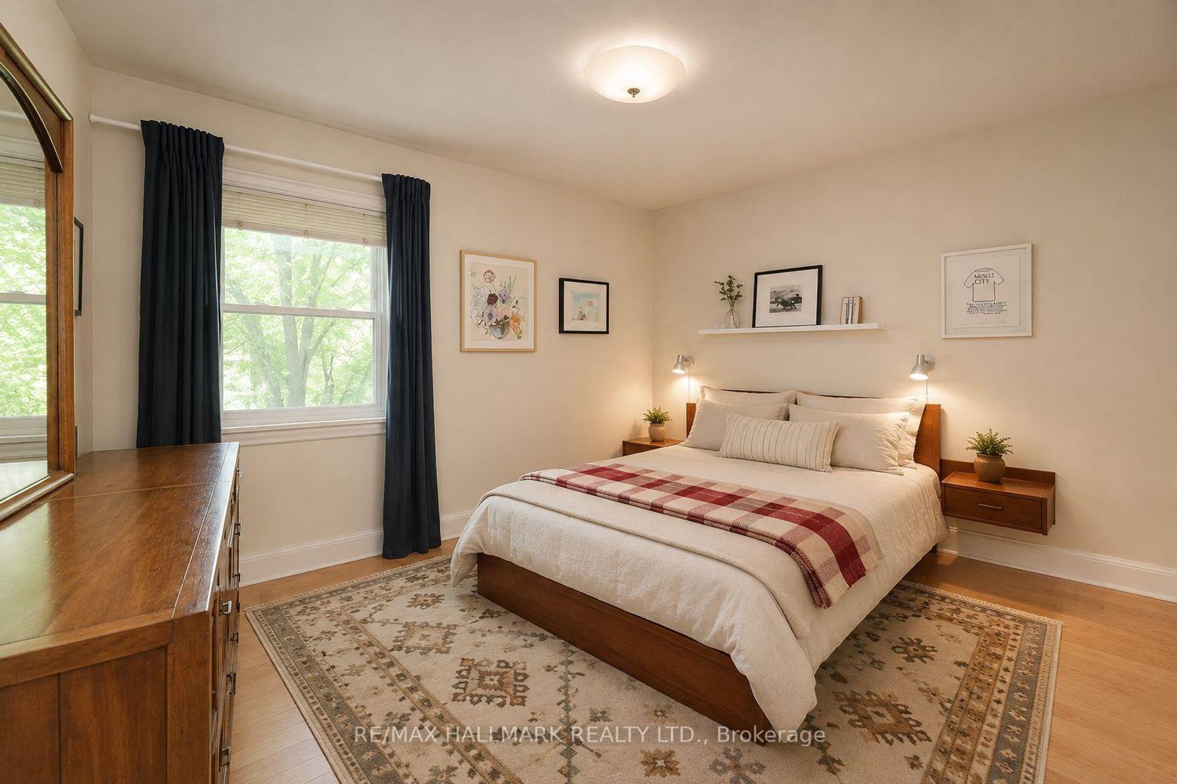 Photo 12 at 33 Stag Hill Drive, Parkview, Toronto