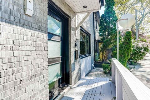 Photo 2 at 79 Maughan Crescent, Woodbine Corridor, Toronto