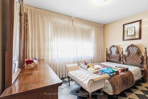 Photo 6 at 73 Saint Andrews Boulevard, The Westway, Toronto