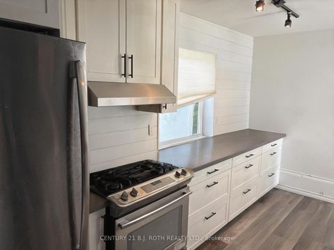 Photo 9 at 253 Dunlop Street E, North Shore, Barrie