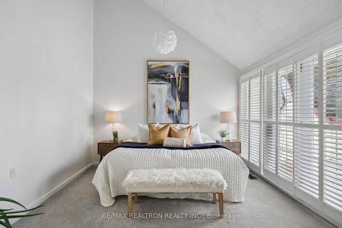 Photo 20 at 84 Connaught Avenue, Newtonbrook West, Toronto