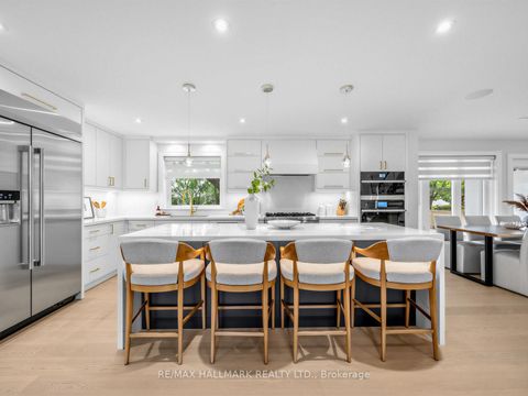 Photo 11 at 30 Kellythorne Drive, Donalda, Toronto