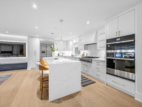 Photo 12 at 30 Kellythorne Drive, Donalda, Toronto