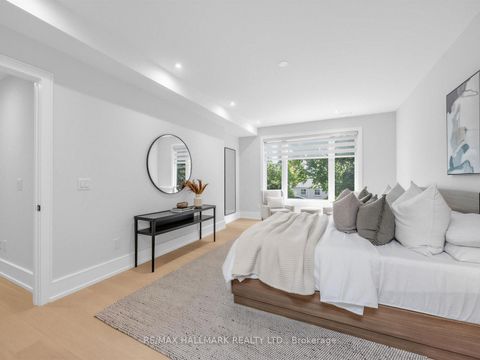 Photo 22 at 30 Kellythorne Drive, Donalda, Toronto