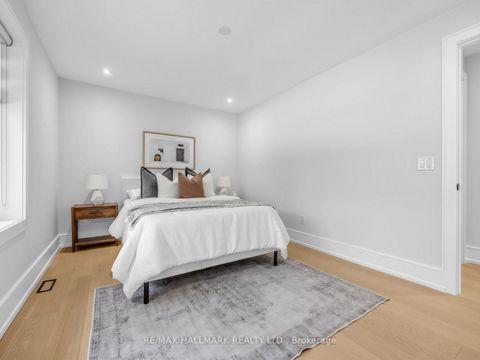 Photo 31 at 30 Kellythorne Drive, Donalda, Toronto