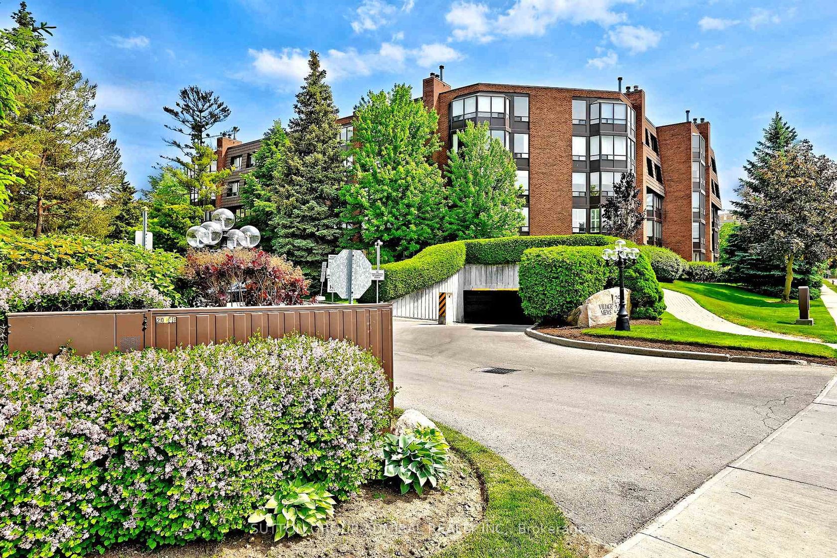 321 - 255 The Donway West, Don Mills, Toronto photo number 2