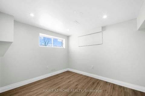 Photo 15 at 60 HEATHER Street, Sunnidale, Barrie