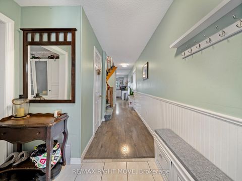 Photo 3 at 42 Sundew Drive, Holly, Barrie