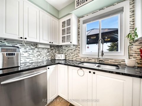 Photo 11 at 42 Sundew Drive, Holly, Barrie