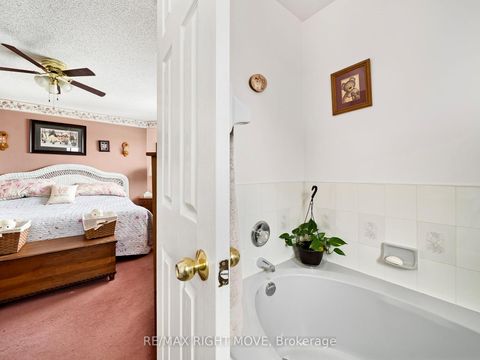 Photo 33 at 42 Sundew Drive, Holly, Barrie
