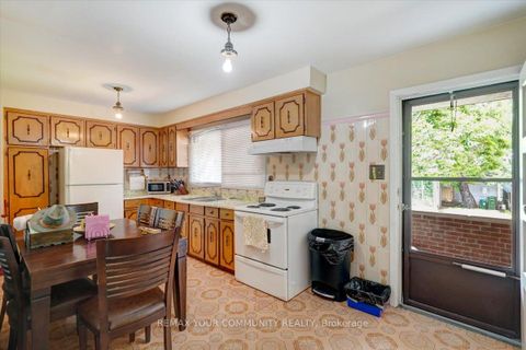 Photo 11 at 60 Regent Street, Eglinton West, Toronto
