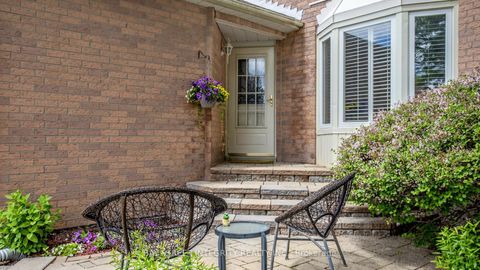 Photo 3 at 178 Roseborough Crescent, Uplands, Vaughan
