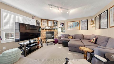 Photo 6 at 178 Roseborough Crescent, Uplands, Vaughan
