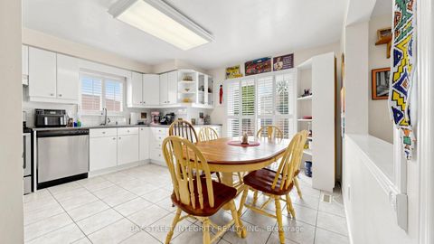 Photo 11 at 178 Roseborough Crescent, Uplands, Vaughan