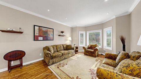 Photo 4 at 51 Faye Court, Yorkhill, Vaughan