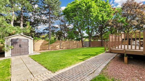 Photo 41 at 51 Faye Court, Yorkhill, Vaughan