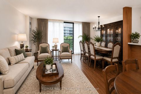 Photo 3 at 1509 - 100 Quebec Avenue, High Park North, Toronto