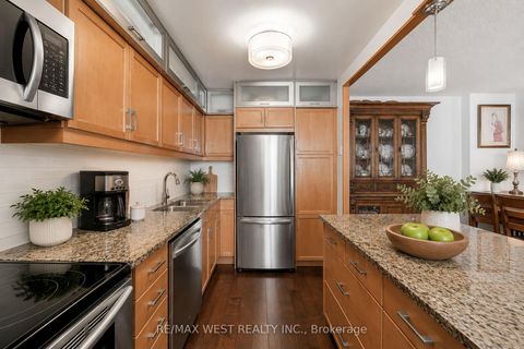 Photo 4 at 1509 - 100 Quebec Avenue, High Park North, Toronto