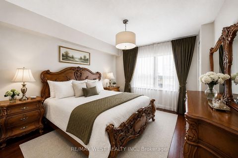 Photo 5 at 1509 - 100 Quebec Avenue, High Park North, Toronto