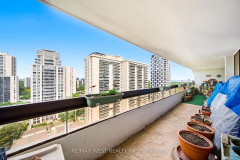 Photo 11 at 1509 - 100 Quebec Avenue, High Park North, Toronto