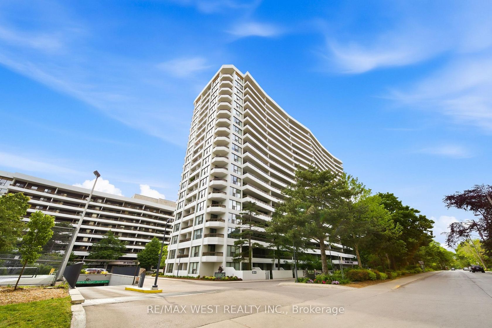 1509 - 100 Quebec Avenue, High Park North, Toronto photo number 2