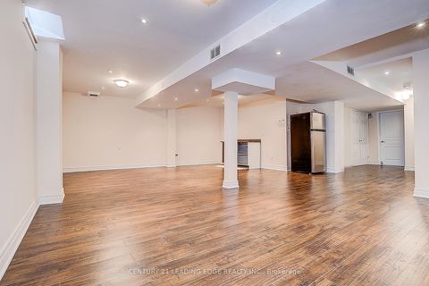 Photo 37 at 22 Pelister Drive, Greensborough, Markham