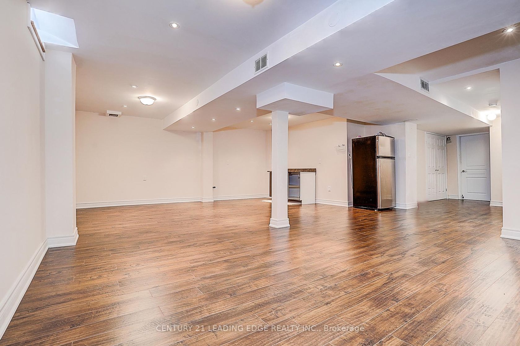 Photo 37 at 22 Pelister Drive, Greensborough, Markham