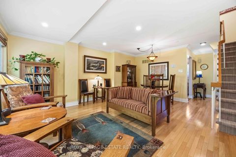Photo 4 at 123 - 90 Edgewood Avenue, Woodbine Corridor, Toronto