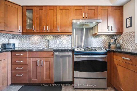 Photo 7 at 123 - 90 Edgewood Avenue, Woodbine Corridor, Toronto