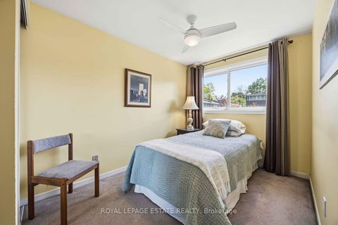Photo 14 at 123 - 90 Edgewood Avenue, Woodbine Corridor, Toronto