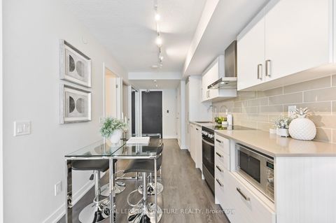 Photo 4 at 606 - 125 Redpath Avenue, Mount Pleasant West, Toronto