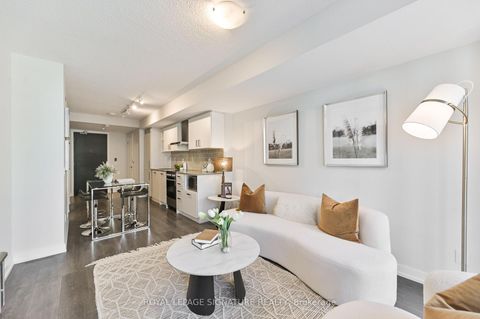 Photo 10 at 606 - 125 Redpath Avenue, Mount Pleasant West, Toronto