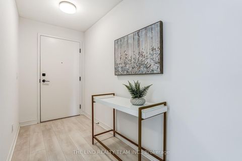 Photo 5 at 527 - 35 Rolling Mills Road, Waterfront Communities C8, Toronto