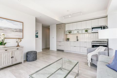 Photo 9 at 527 - 35 Rolling Mills Road, Waterfront Communities C8, Toronto