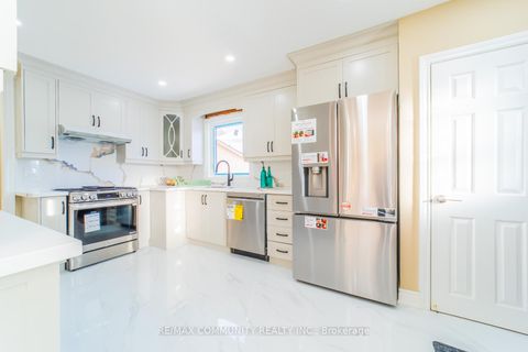 Photo 10 at 45 Barrymore Road, Bendale, Toronto