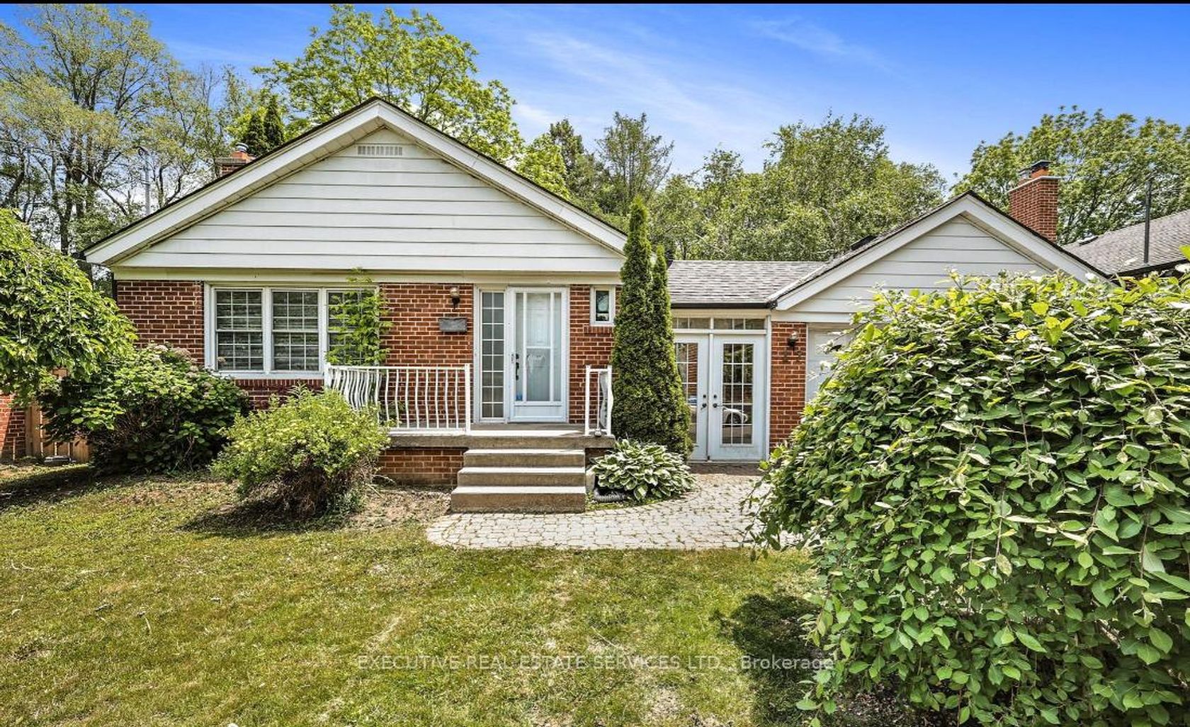 17 Brinloor Boulevard, Scarborough Village, Toronto photo 8