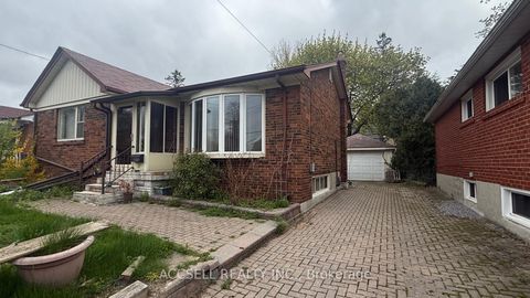 Photo 1 at 27 Ivordale Crescent, Maryvale, Toronto