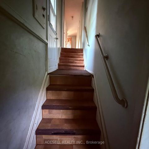 Photo 10 at 27 Ivordale Crescent, Maryvale, Toronto